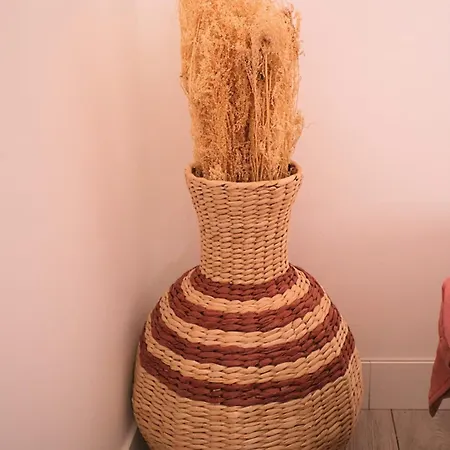 Apartament Dewailly, 2 Chambres, 3 Lits, Elegant, 700m Centre *