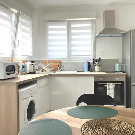 Dewailly, 2 Chambres, 3 Lits, Elegant, 700m Centre דירה